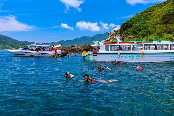 Remote and untouched beach in Phú Yên, Vietnam, part of exclusive silent tourism routes offered through B2B agency partnerships.